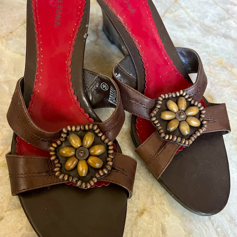 Shell embellished summer slides 91/2